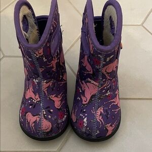 Bogs Kids' Purple and Pink Patterned Boots